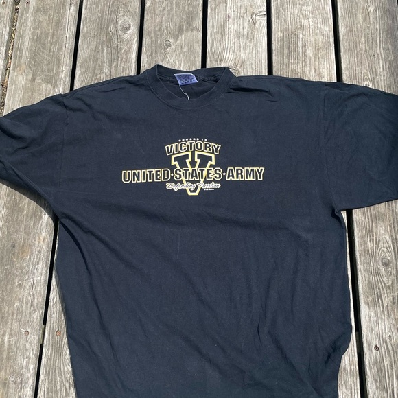 Us army military veteran onwards to victory tee shirt made in the usa - Picture 2 of 4